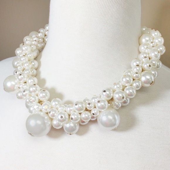 Chunky Pearl Cluster Necklace Earrings Set - Picture 2 of 3